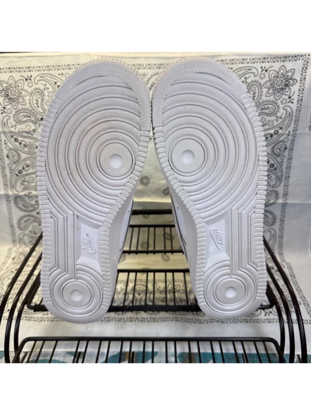 Nike Air Force 1 Low LE GS Triple White FV5951-111 Youth 5Y/Womans 6.5 EUC - Picture 3 of 10
